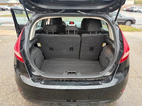 Used 2013 Ford Fiesta SE image 15
