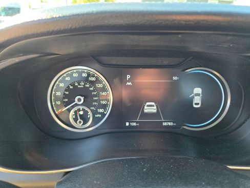 Used 2023 Genesis G70 2.0T image 39