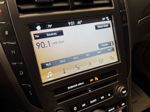 Used 2017 Lincoln MKZ Reserve image 13