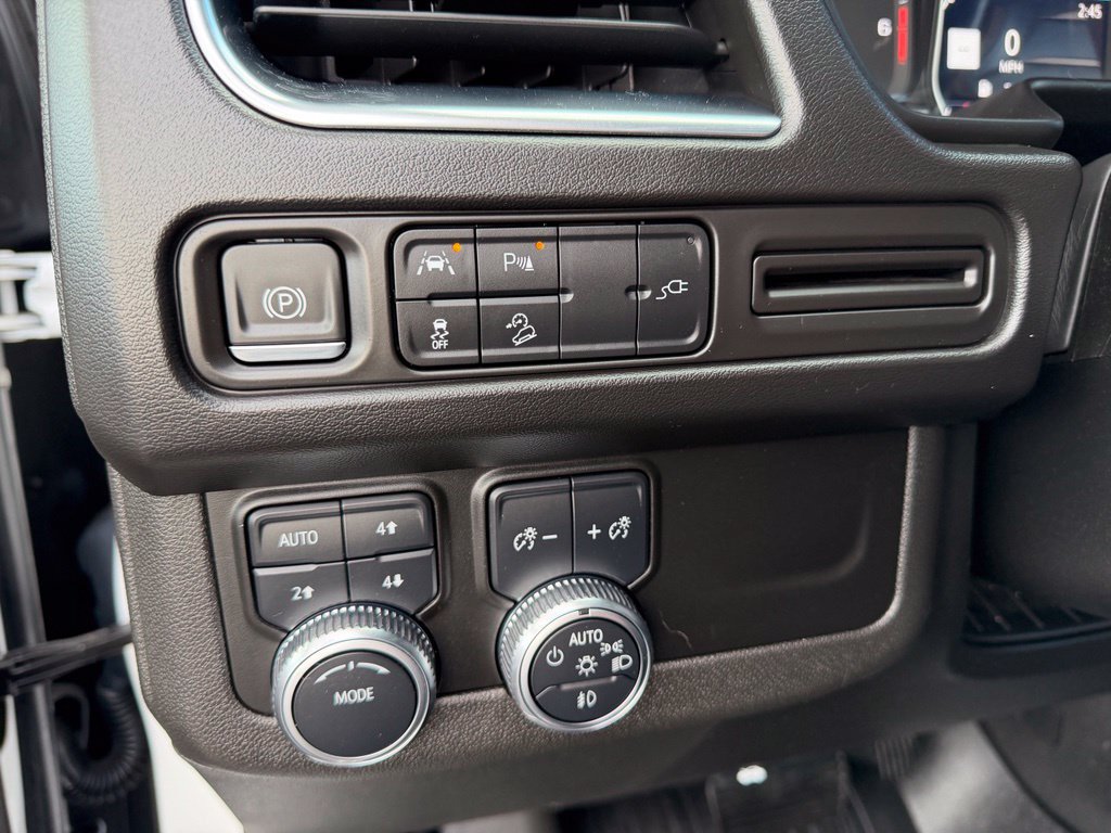 Used 2021 GMC Yukon AT4 w/ Rear Media and Nav Package AWD/4WD image 22