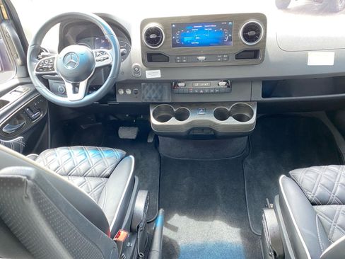 Used 2022 Mercedes-Benz Sprinter 3500 image 12
