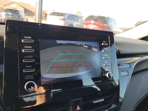 Used 2023 Toyota Camry SE image 16