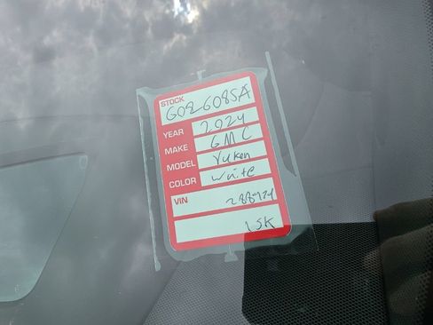 Used 2024 GMC Yukon Denali RWD image 11