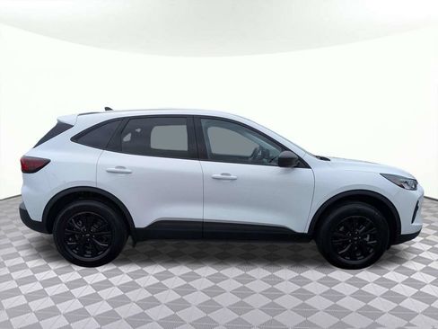 Used 2025 Ford Escape ST-Line FWD image 2