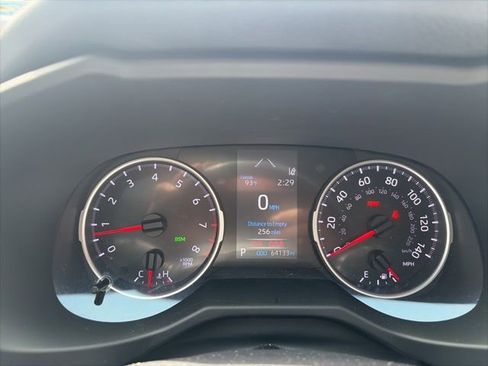 Used 2021 Toyota RAV4 XLE Premium FWD image 6