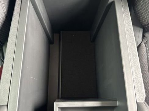 New 2025 Nissan Pathfinder SV w/ Black Appearance Package image 17