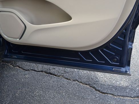 Used 2017 Lincoln MKX Reserve w/ Lincoln MKX Climate Package image 38