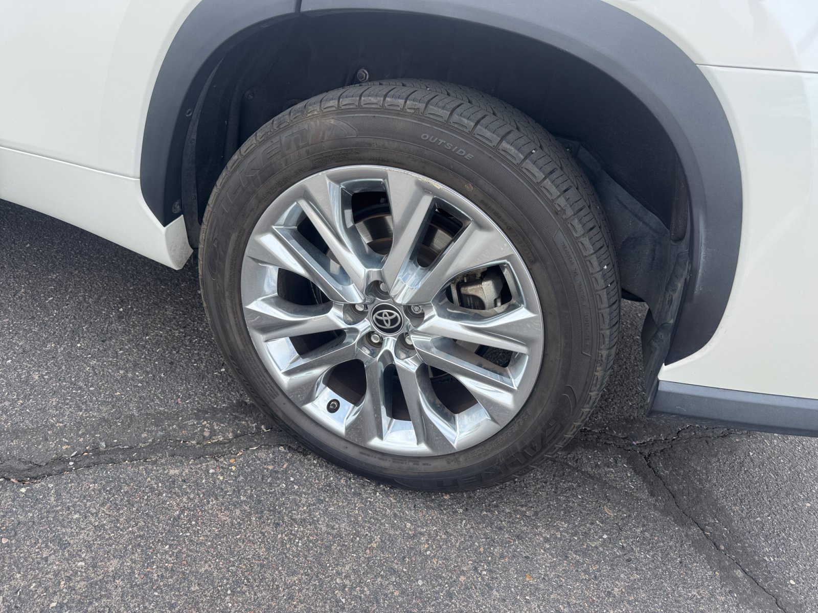 Used 2021 Toyota Highlander Limited FWD image 26