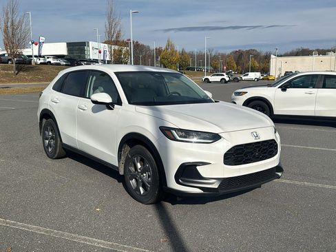 New 2026 Honda HR-V LX image 2