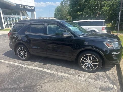 Used 2018 Ford Explorer Sport AWD/4WD image 4