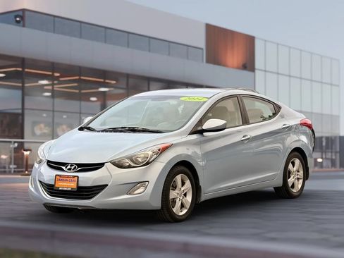 Used 2013 Hyundai Elantra GLS w/ Preferred Pkg FWD image 4