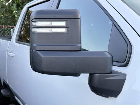 Used 2025 Chevrolet Silverado 2500 LT w/ Convenience Package AWD/4WD image 5