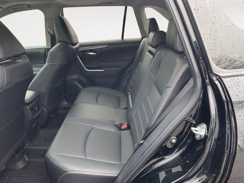 Used 2023 Toyota RAV4 XLE Premium image 13