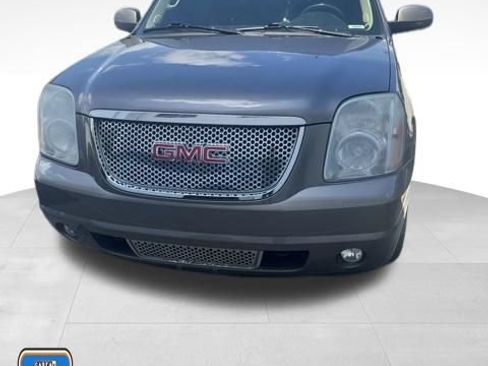 Used 2011 GMC Yukon Denali AWD/4WD image 1