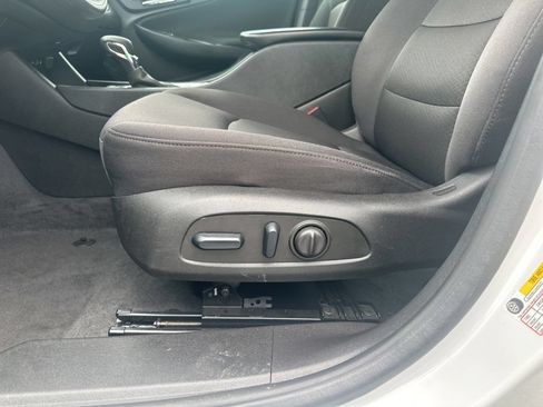 Used 2024 Chevrolet Malibu LT FWD image 7