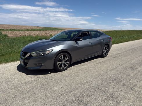 Used 2016 Nissan Maxima Platinum w/ Interior Lighting Package FWD image 1