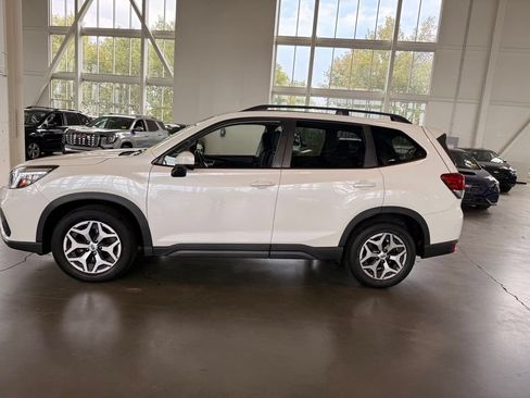 Used 2020 Subaru Forester Premium AWD/4WD image 6