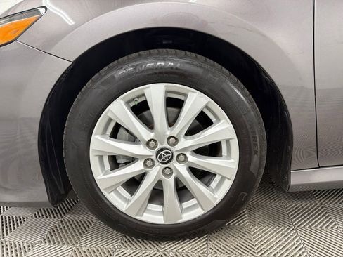 Used 2019 Toyota Camry L image 12