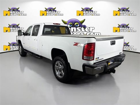 Used 2011 GMC Sierra 2500 SLT w/ SLT Convenience Package image 7