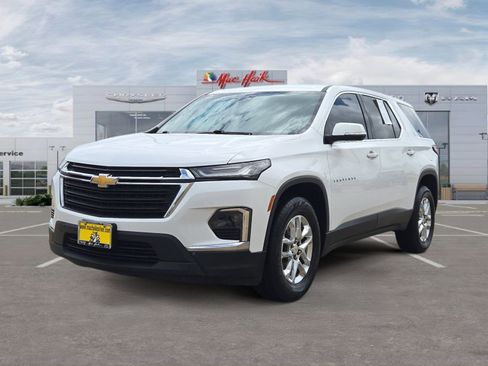 Used 2024 Chevrolet Traverse LS w/ Safety Package image 1