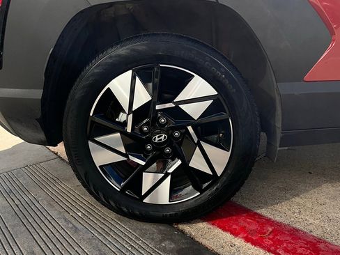 Used 2025 Hyundai Kona SEL image 9