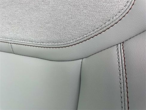 New 2025 Ford Explorer Active w/ Active Comfort Package image 13