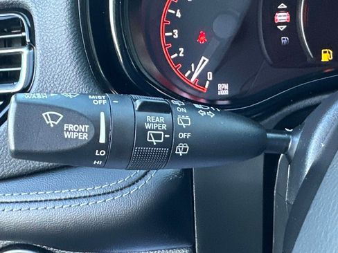 Used 2022 Dodge Durango SXT image 19