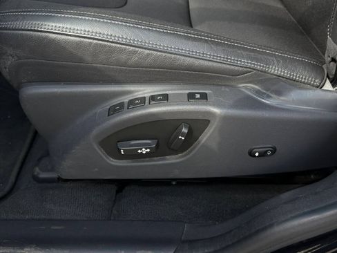 Used 2016 Volvo XC60 T5 w/ Proximity Package FWD image 18