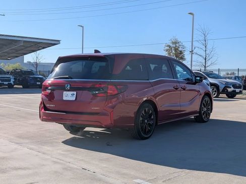 Used 2025 Honda Odyssey Sport-L image 5