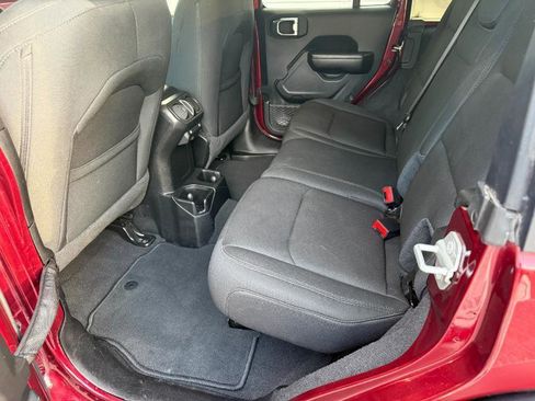 Used 2021 Jeep Wrangler Unlimited Sport image 19