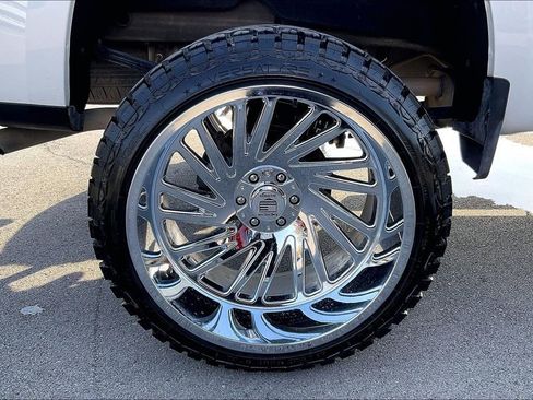 Used 2022 Chevrolet Silverado 1500 LTZ image 10