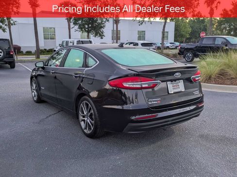 Used 2019 Ford Fusion Titanium FWD image 6