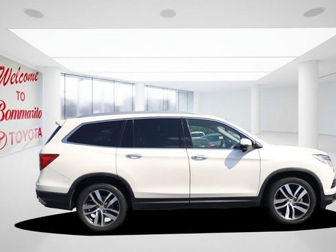 Used 2018 Honda Pilot Touring image 5