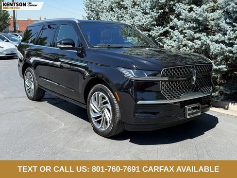 Used 2025 Lincoln Navigator Reserve AWD/4WD image 12