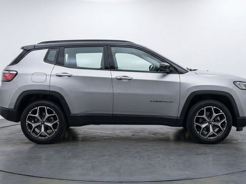 Used 2025 Jeep Compass Limited AWD/4WD image 11