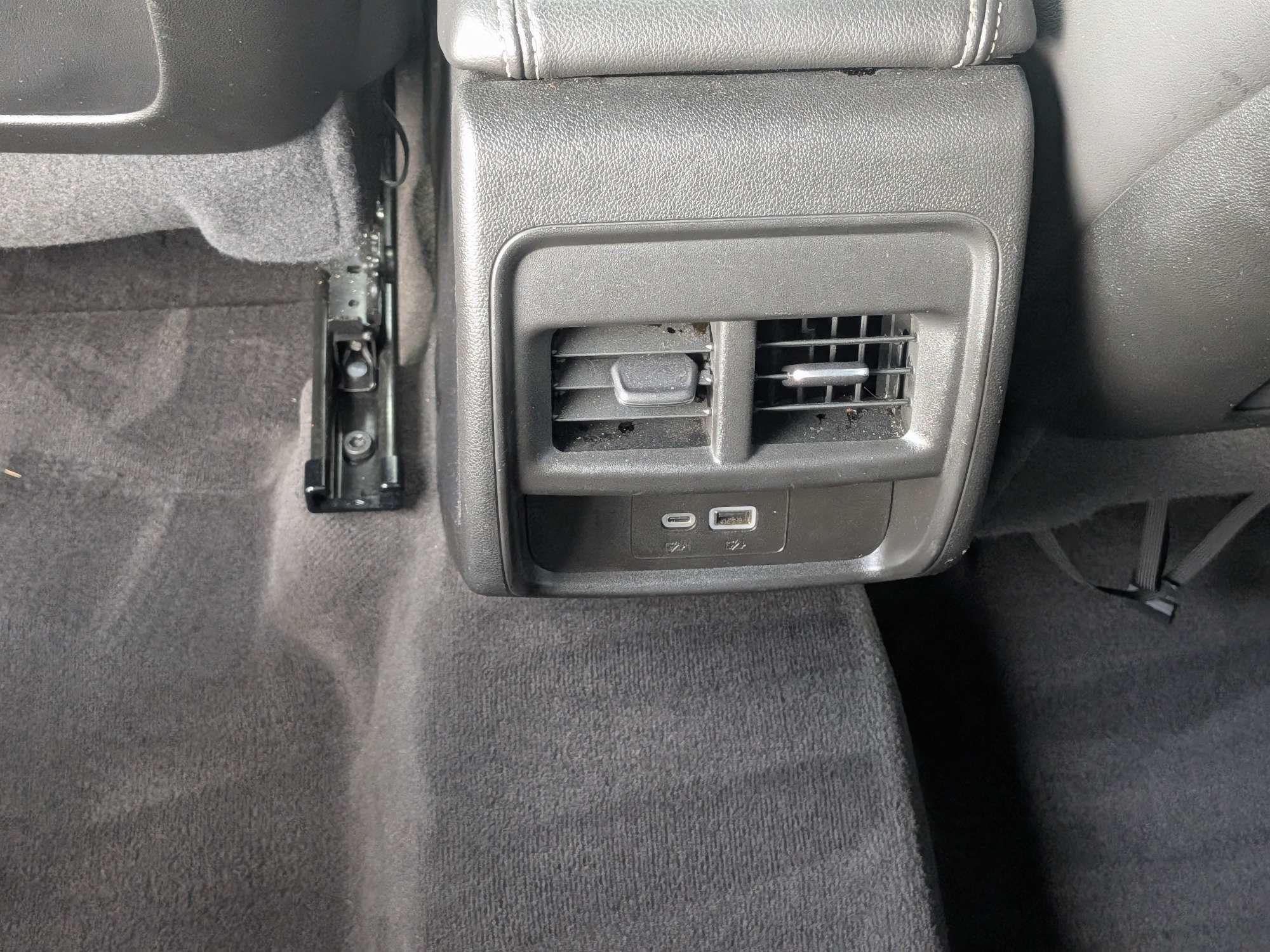 Used 2025 Cadillac XT4 Premium Luxury FWD image 16