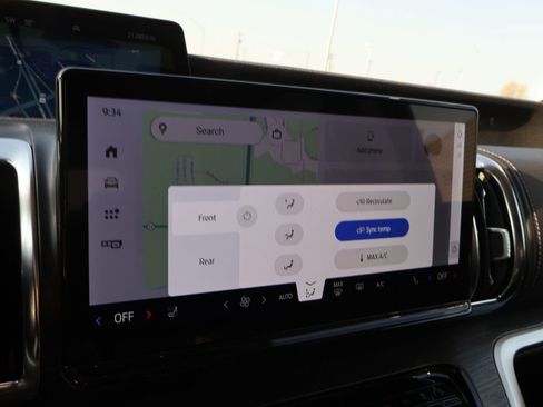 Certified 2025 Ford Expedition Platinum image 38