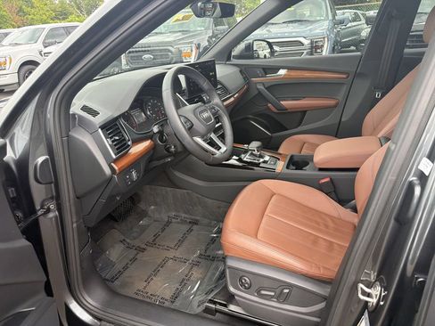 Used 2023 Audi Q5 2.0T Premium w/ Convenience Package AWD/4WD image 11