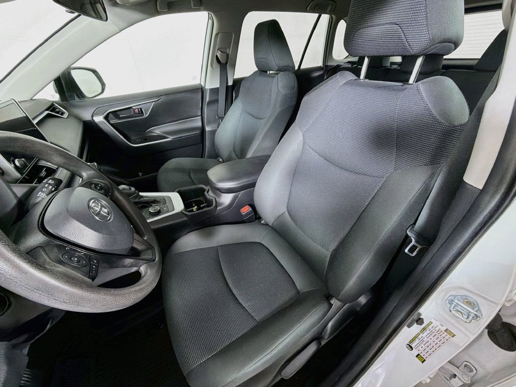 Used 2024 Toyota RAV4 LE AWD/4WD image 12