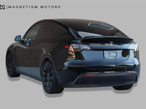 Used 2022 Tesla Model Y Performance AWD/4WD image 9
