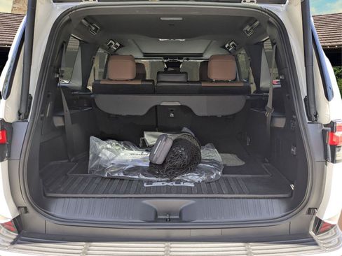 Used 2024 Lexus GX 550 w/ Accessory Package (Z1) AWD/4WD image 22