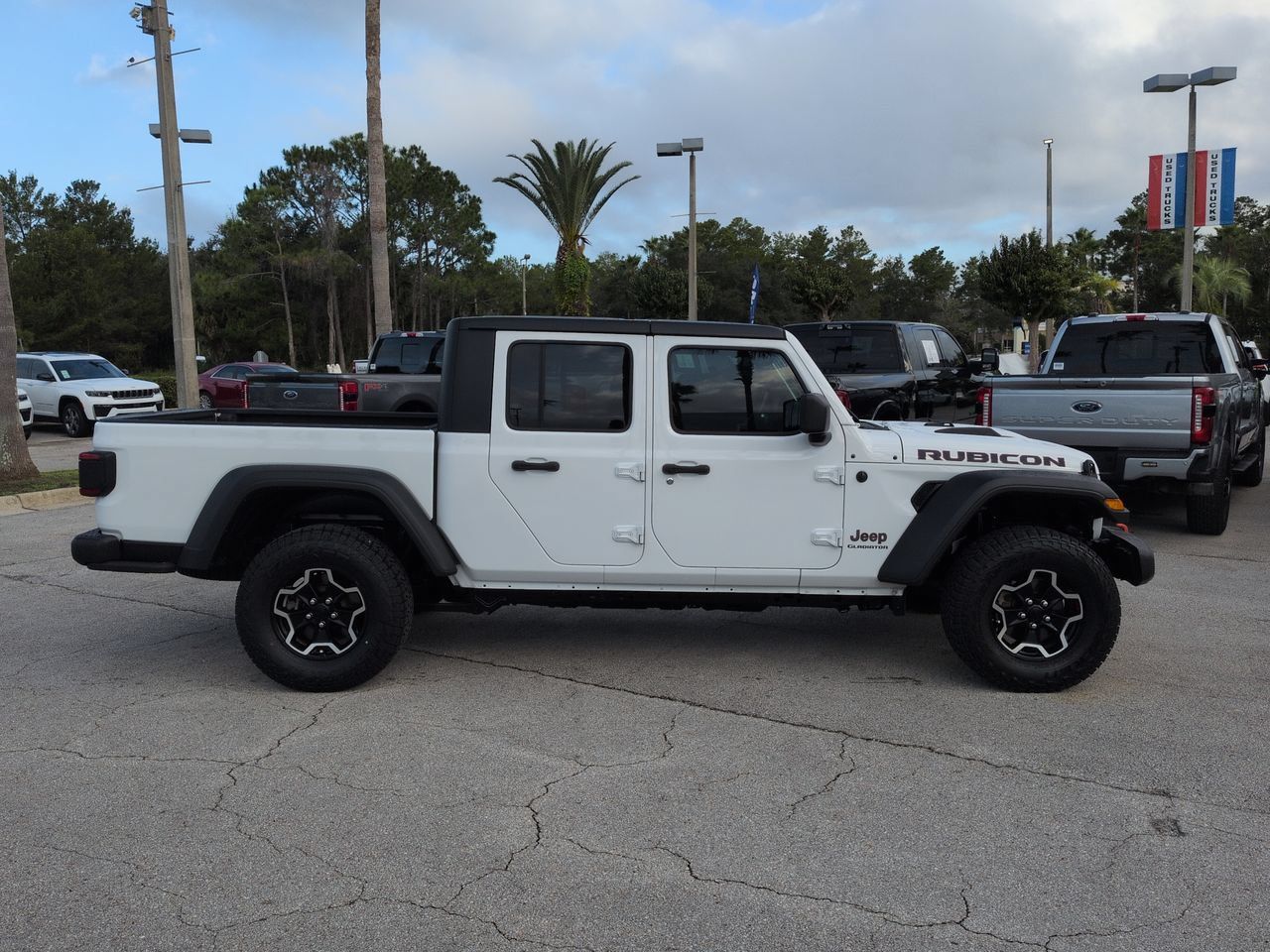 Used 2022 Jeep Gladiator Rubicon w/ LED Lighting Group AWD/4WD image 3