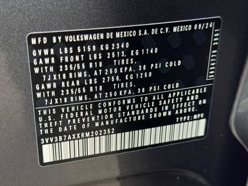 Used 2024 Volkswagen Tiguan Wolfsburg Edition image 27