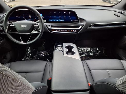 Used 2024 Cadillac Lyriq Tech RWD image 14