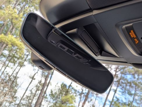 Certified 2025 Porsche Cayenne Coupe AWD/4WD image 23