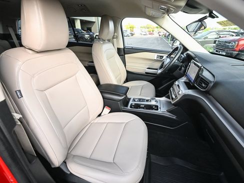 Certified 2023 Ford Explorer XLT w/ Equipment Group 202A image 26