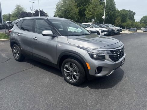 Used 2024 Kia Seltos LX AWD/4WD image 10