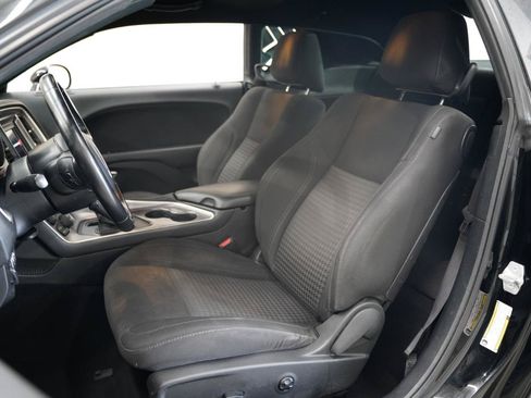 Used 2019 Dodge Challenger SXT RWD image 22