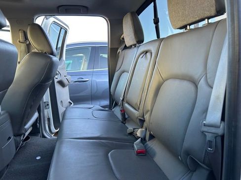 Used 2019 Nissan Frontier SL image 18