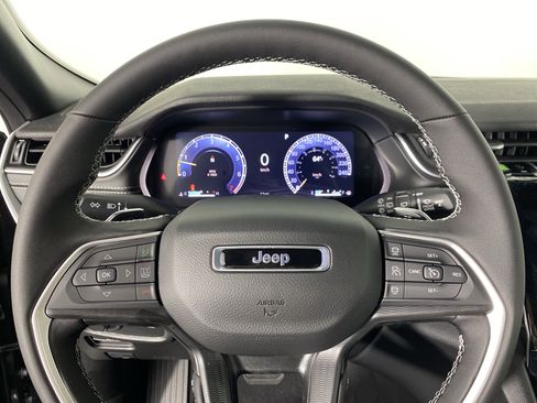 New 2025 Jeep Grand Cherokee L Laredo w/ Luxury Tech Group I image 18